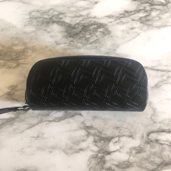 Two Oakley eyeglass cases - Picture 5 of 7